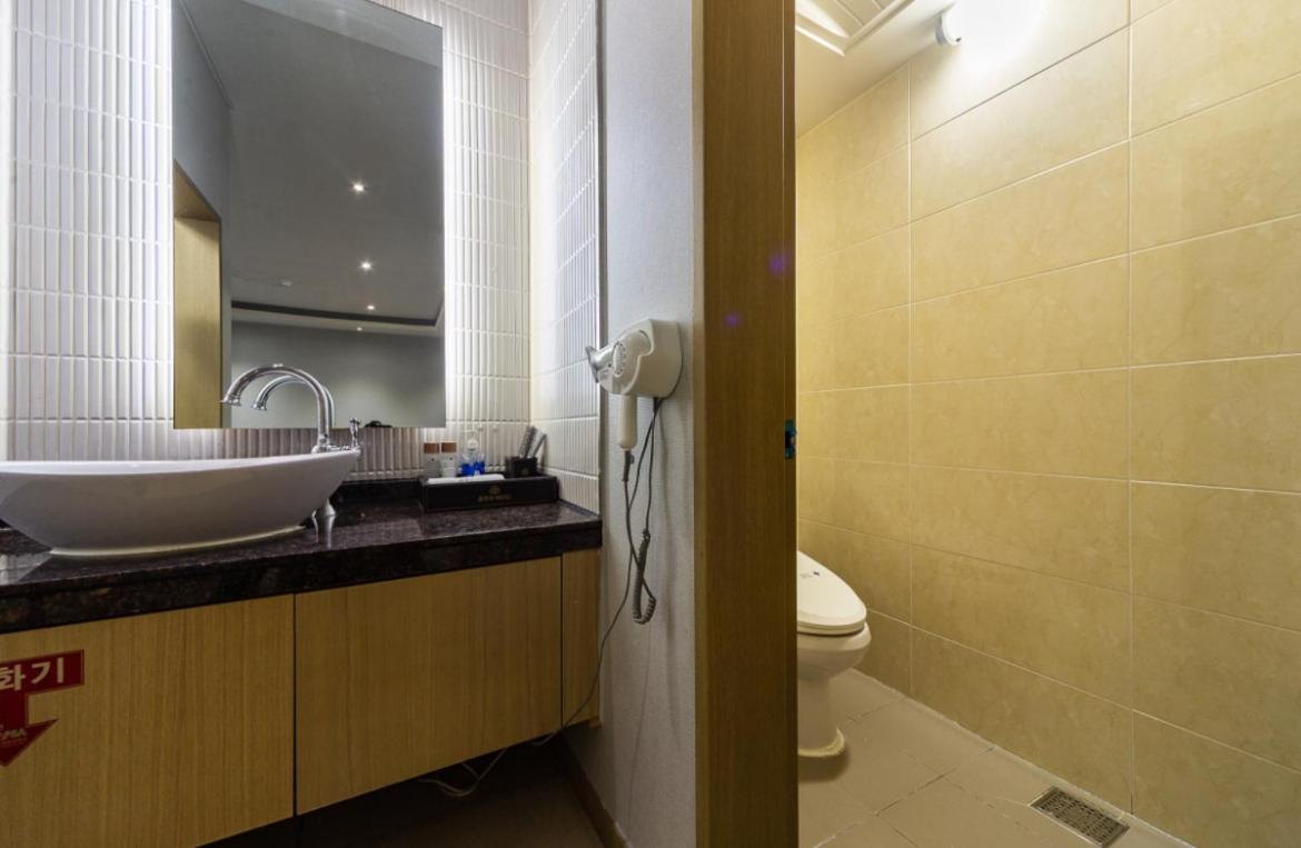 Gallery Hotel Gwangju Metropolitan City Εξωτερικό φωτογραφία